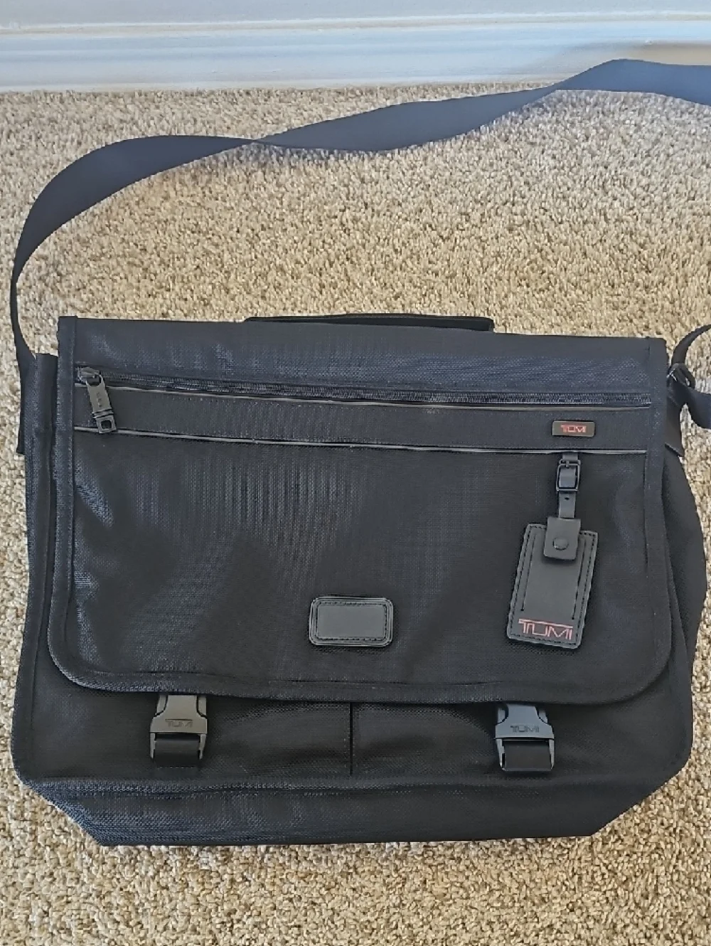 Tumi Corporate Collection Messenger Laptop Bag